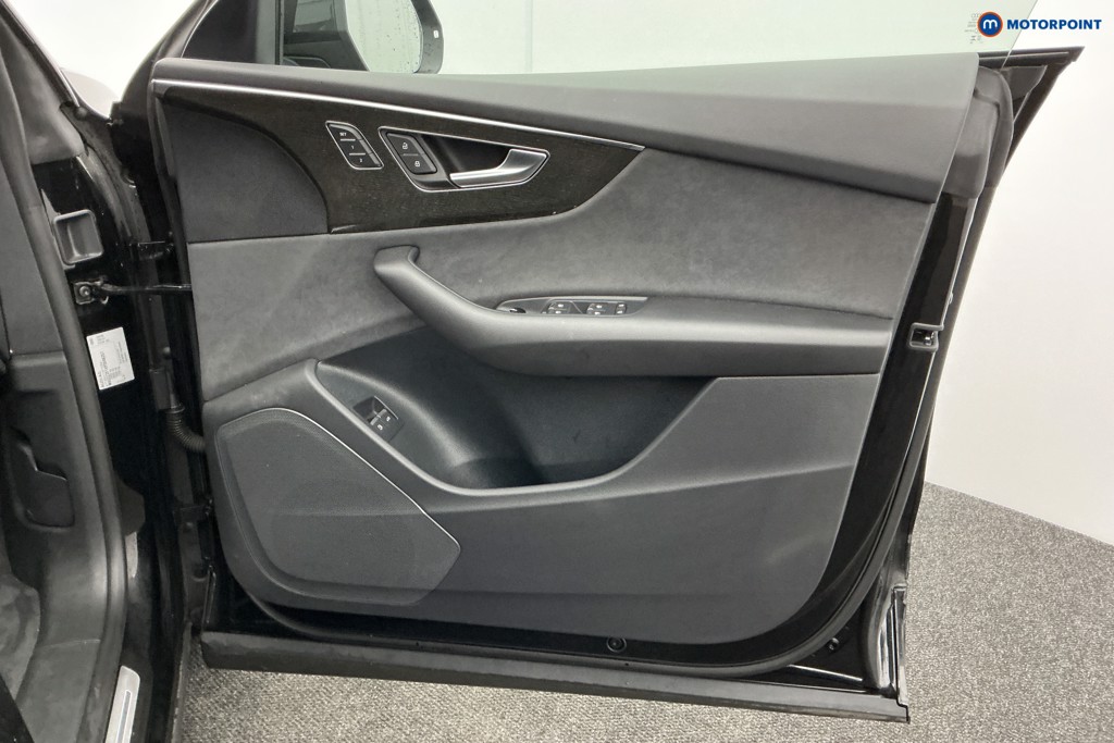 Used Audi Q8 2023 for sale - 77245700: Photo 31