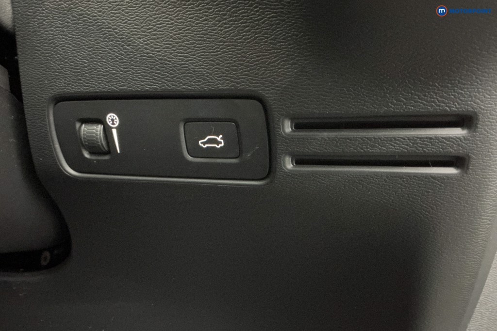 Used Volvo XC40 2021 for sale - 77158695: Photo 32