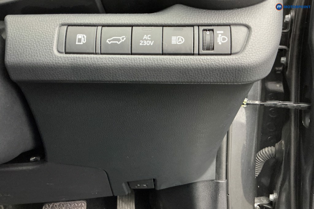 Used Toyota C-HR 2024 for sale - 77421113: Photo 32