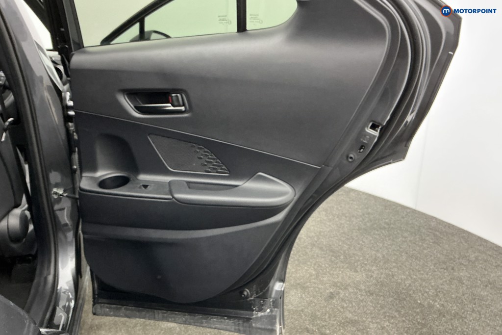 Used Toyota C-HR 2024 for sale - 77421113: Photo 35