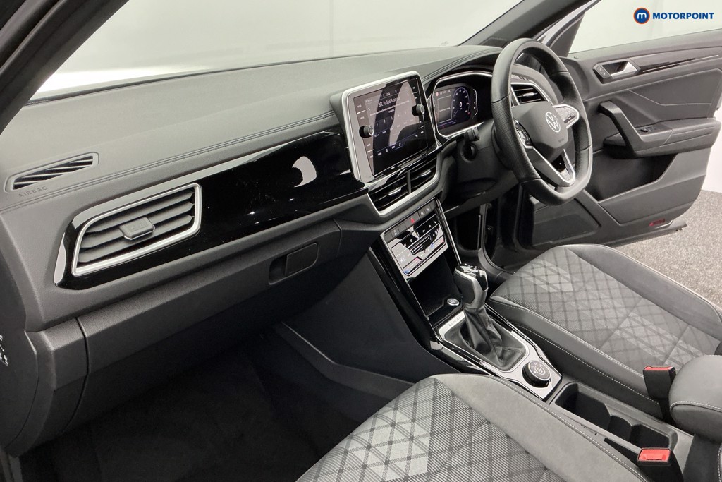 Used Volkswagen T-Roc 2023 for sale - 77019283: Photo 17