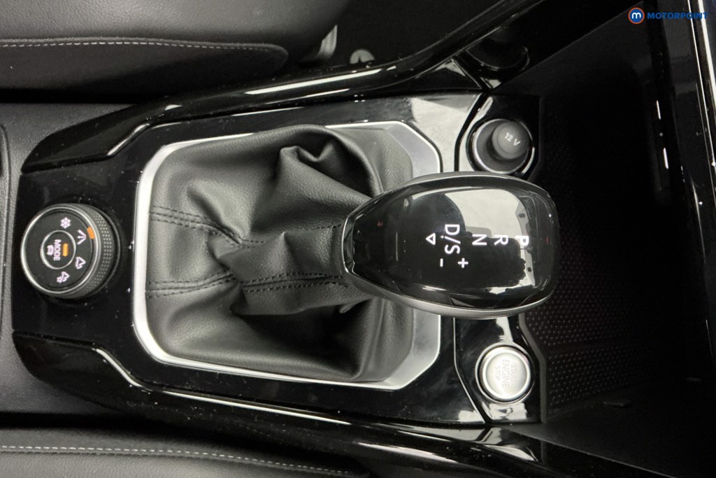 Used Volkswagen T-Roc 2023 for sale - 77019283: Photo 24