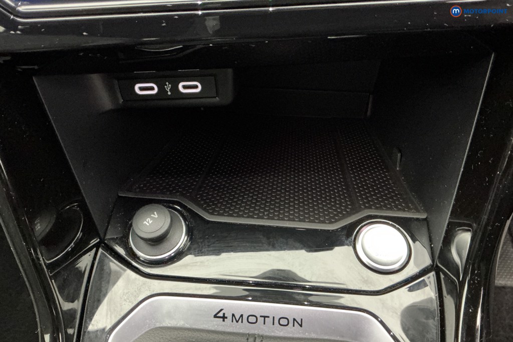 Used Volkswagen T-Roc 2023 for sale - 77019283: Photo 25