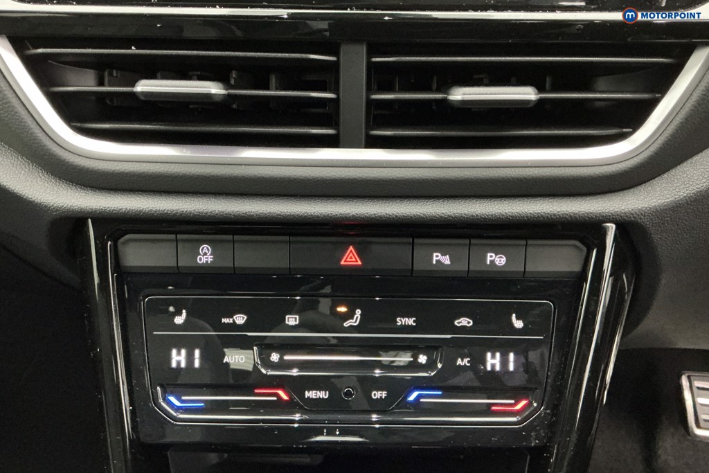 Used Volkswagen T-Roc 2023 for sale - 77019283: Photo 26