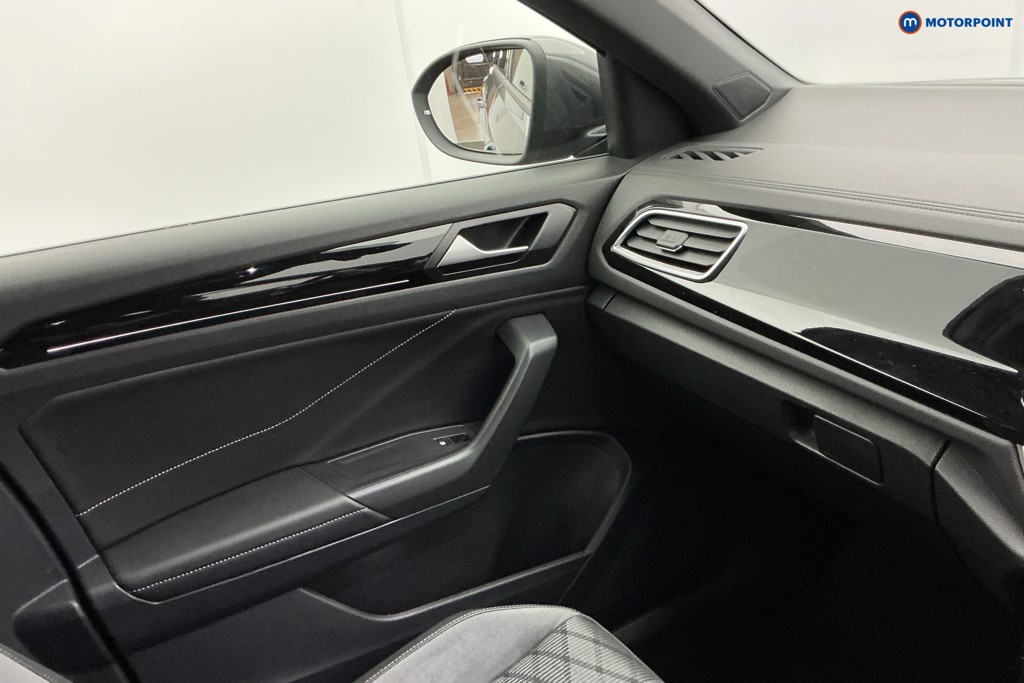 Used Volkswagen T-Roc 2023 for sale - 77019283: Photo 27