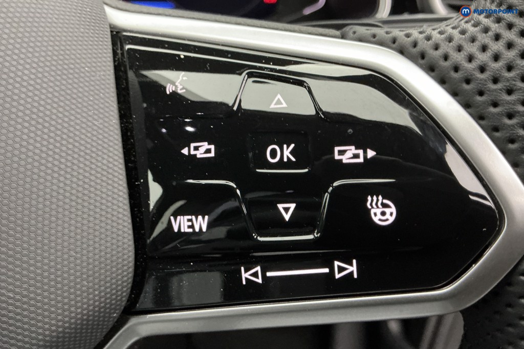 Used Volkswagen T-Roc 2023 for sale - 77019283: Photo 29