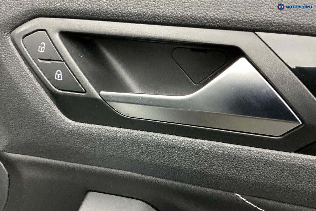 Used Volkswagen T-Roc 2023 for sale - 77019283: Photo 33