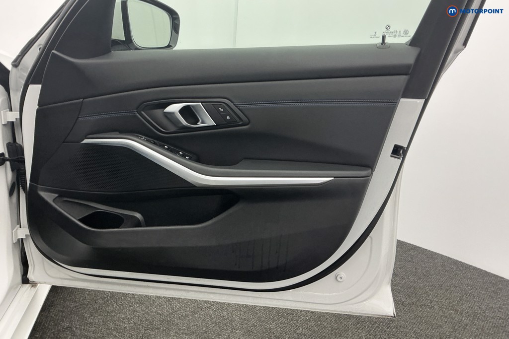 Used BMW 3 Series 2025 for sale - 77641589: Photo 37