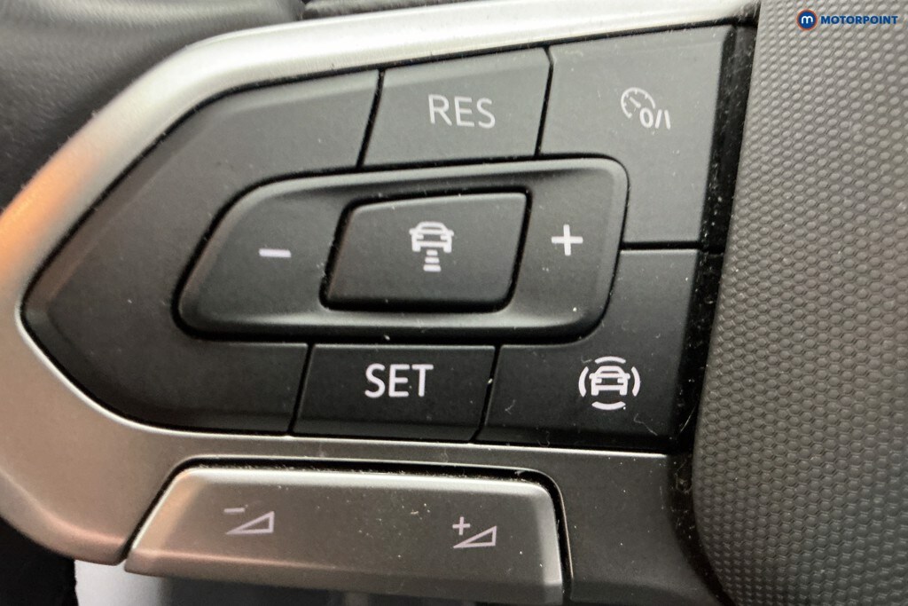 Used Volkswagen T-Roc 2023 for sale - 76405389: Photo 26