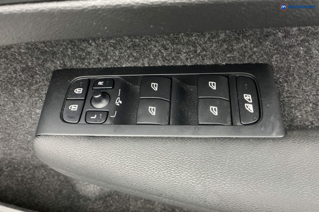 Used Volvo XC40 2024 for sale - 77834543: Photo 34