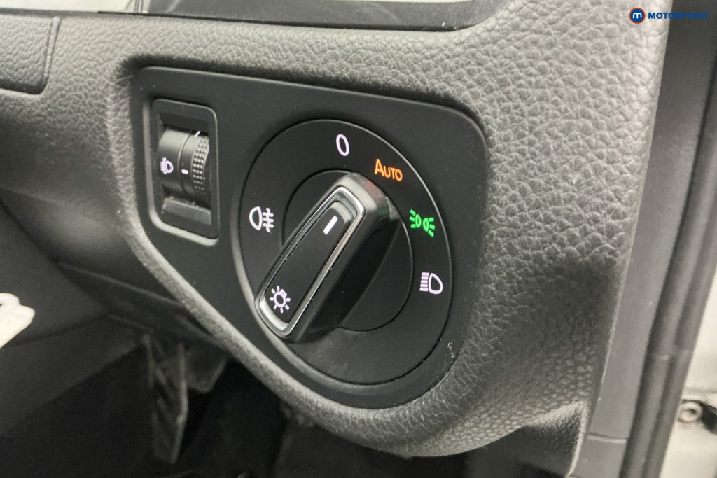 Used Volkswagen Golf 2017 for sale - 76895668: Photo 32