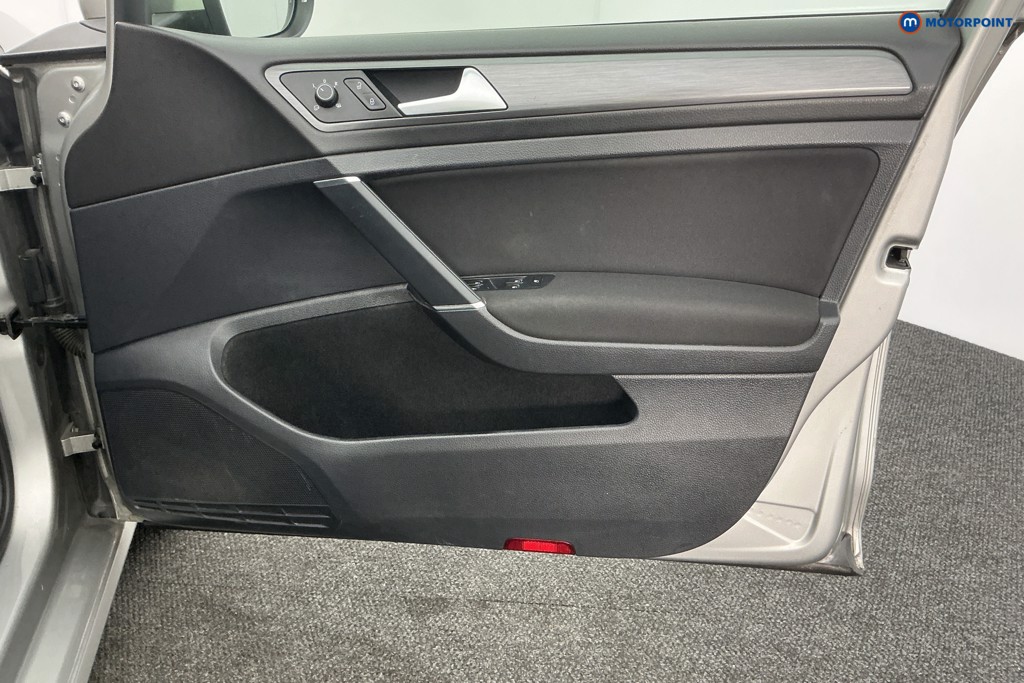 Used Volkswagen Golf 2017 for sale - 76895668: Photo 33