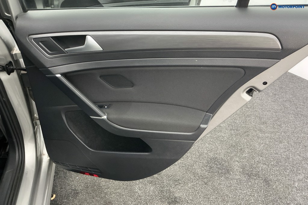 Used Volkswagen Golf 2017 for sale - 76895668: Photo 35