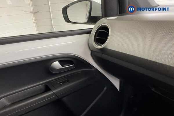 Used Volkswagen up! 2019 for sale - 75776561: Photo 24