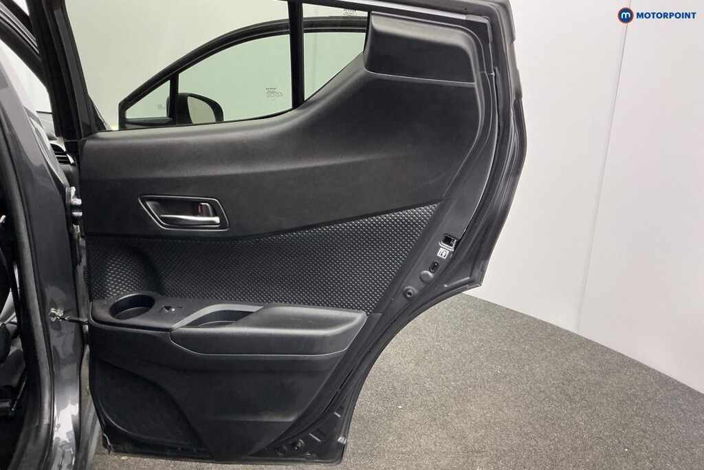 Used Toyota C-HR 2019 for sale - 77620062: Photo 33