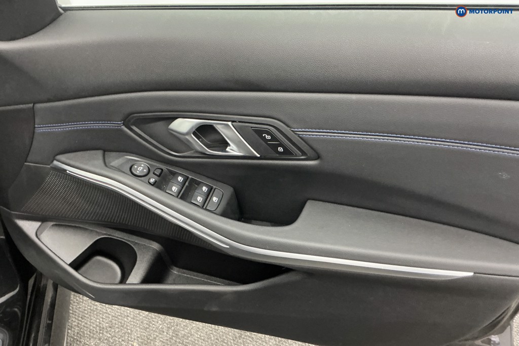 Used BMW 3 Series 2024 for sale - 76682016: Photo 29