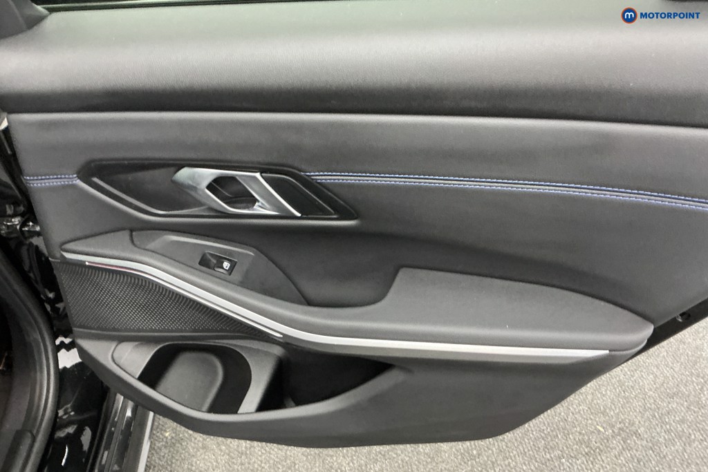 Used BMW 3 Series 2024 for sale - 76682016: Photo 31