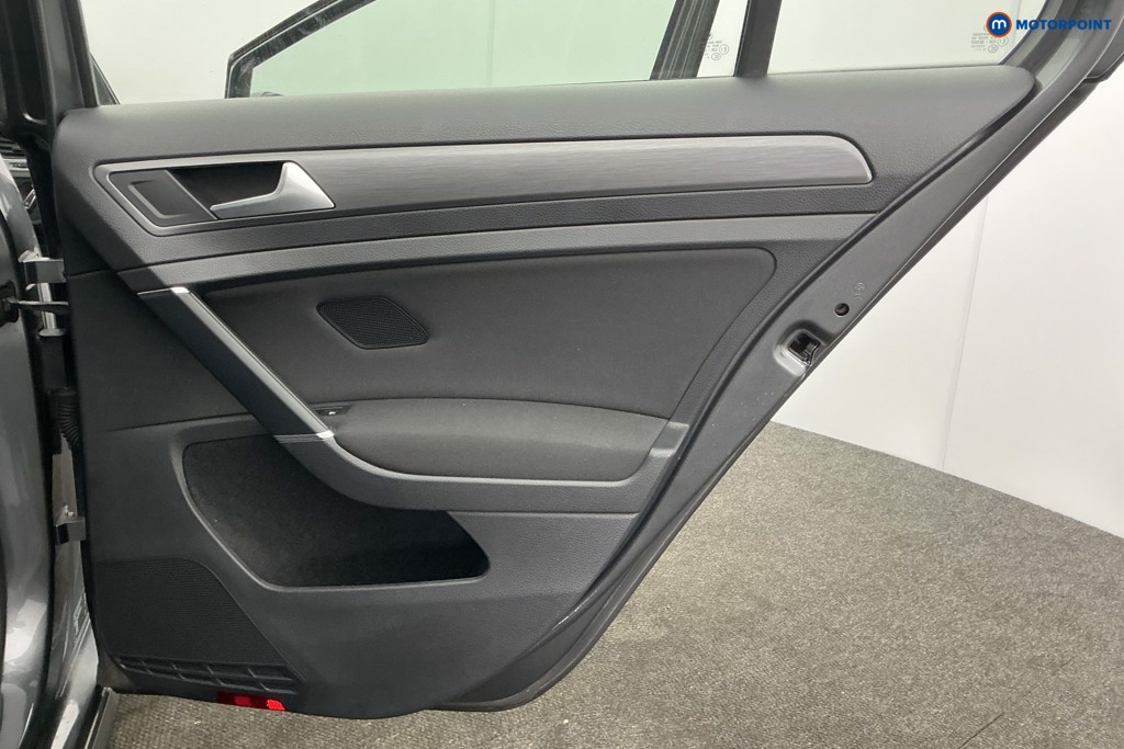 Used Volkswagen Golf 2018 for sale - 77989212: Photo 40