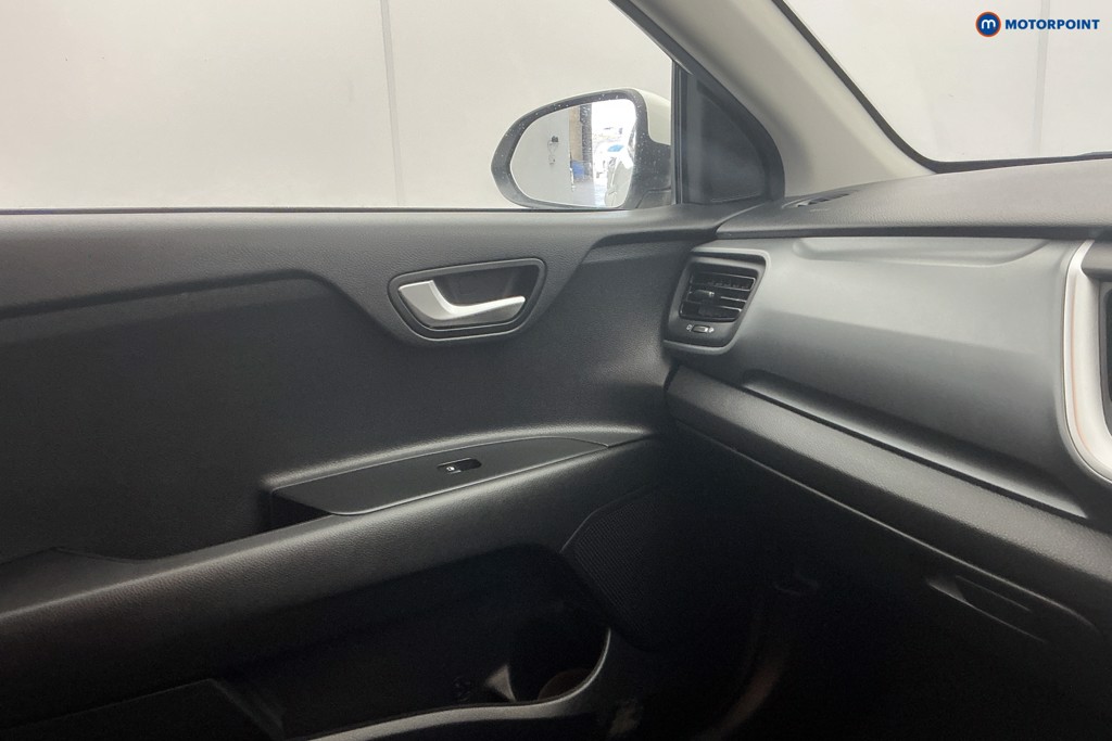 Used Kia Stonic 2023 for sale - 78109794: Photo 28