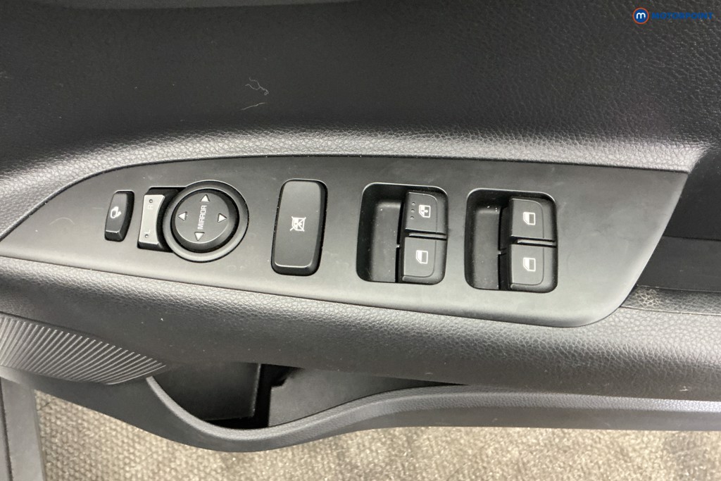 Used Kia Stonic 2023 for sale - 78109794: Photo 33