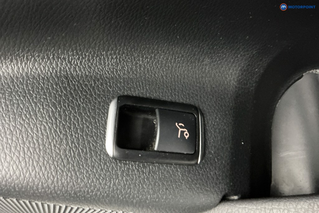 Used Mercedes-Benz GLA 2015 for sale - 77187221: Photo 40