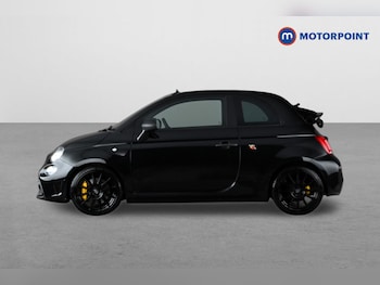 Used Abarth 695 2024 for sale - 79344808: Photo