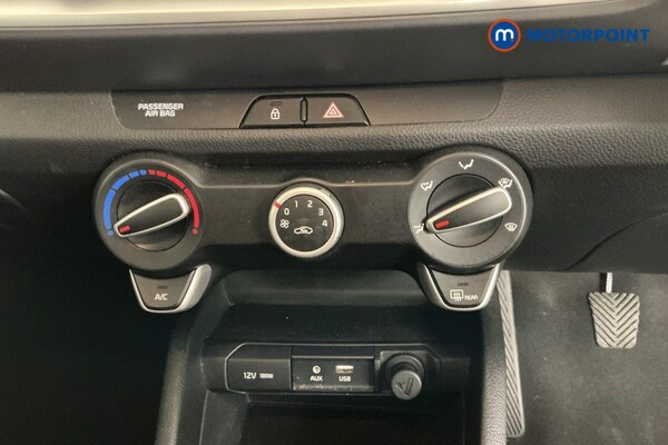 Used Kia Stonic 2019 for sale - 76117943: Photo 23