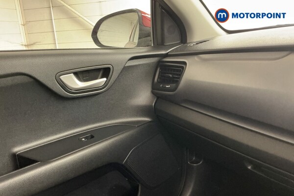 Used Kia Stonic 2019 for sale - 76117943: Photo 24
