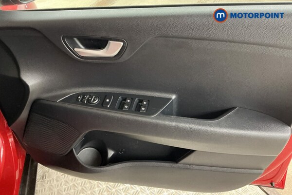Used Kia Stonic 2019 for sale - 76117943: Photo 29