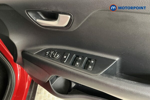 Used Kia Stonic 2019 for sale - 76117943: Photo 30