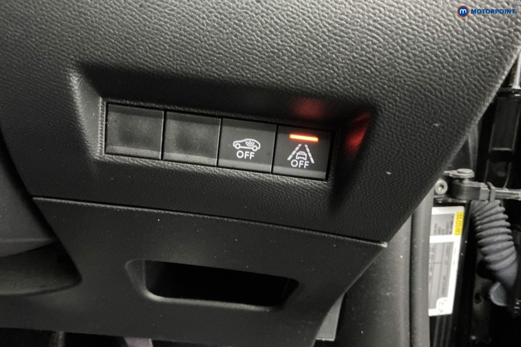 Used Peugeot 2008 2023 for sale - 77069463: Photo 30