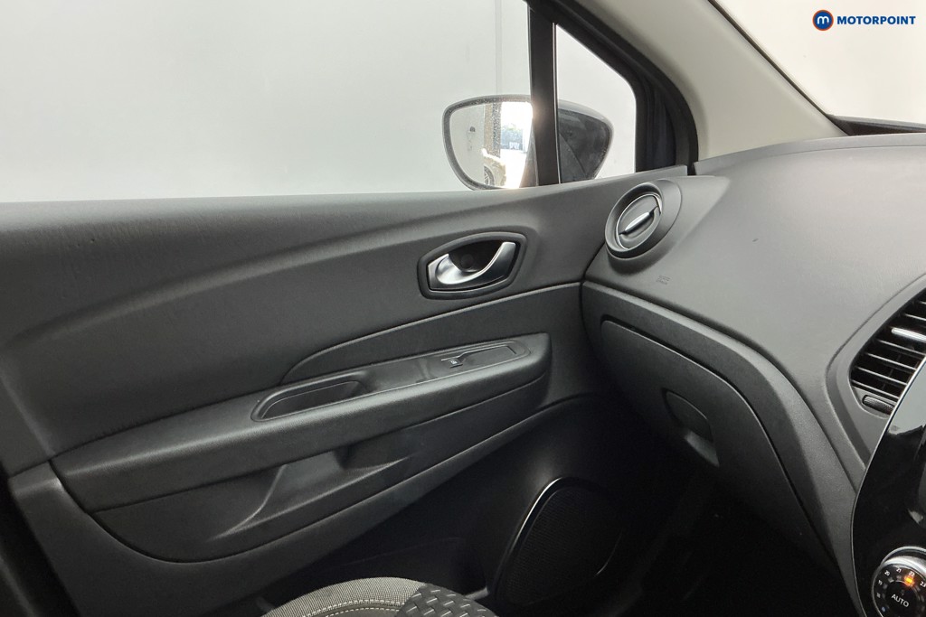 Used Renault Captur 2017 for sale - 76933782: Photo 26