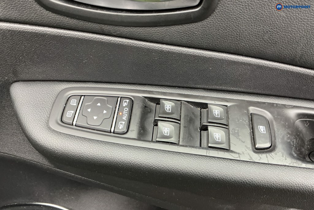 Used Renault Captur 2017 for sale - 76933782: Photo 31