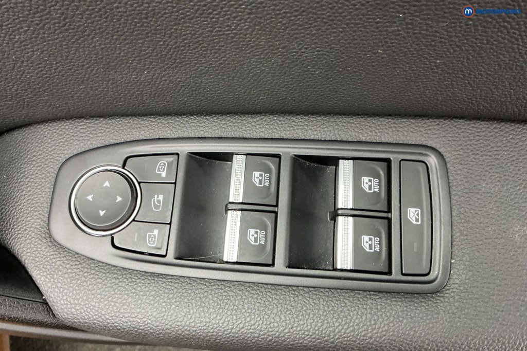 Used Renault Captur 2021 for sale - 77962511: Photo 35