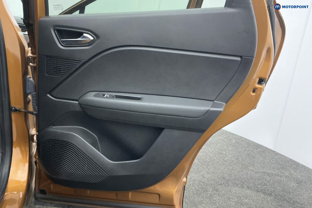 Used Renault Captur 2021 for sale - 77962511: Photo 36