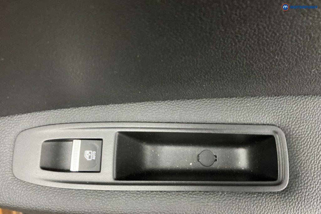 Used Renault Captur 2021 for sale - 77962511: Photo 37