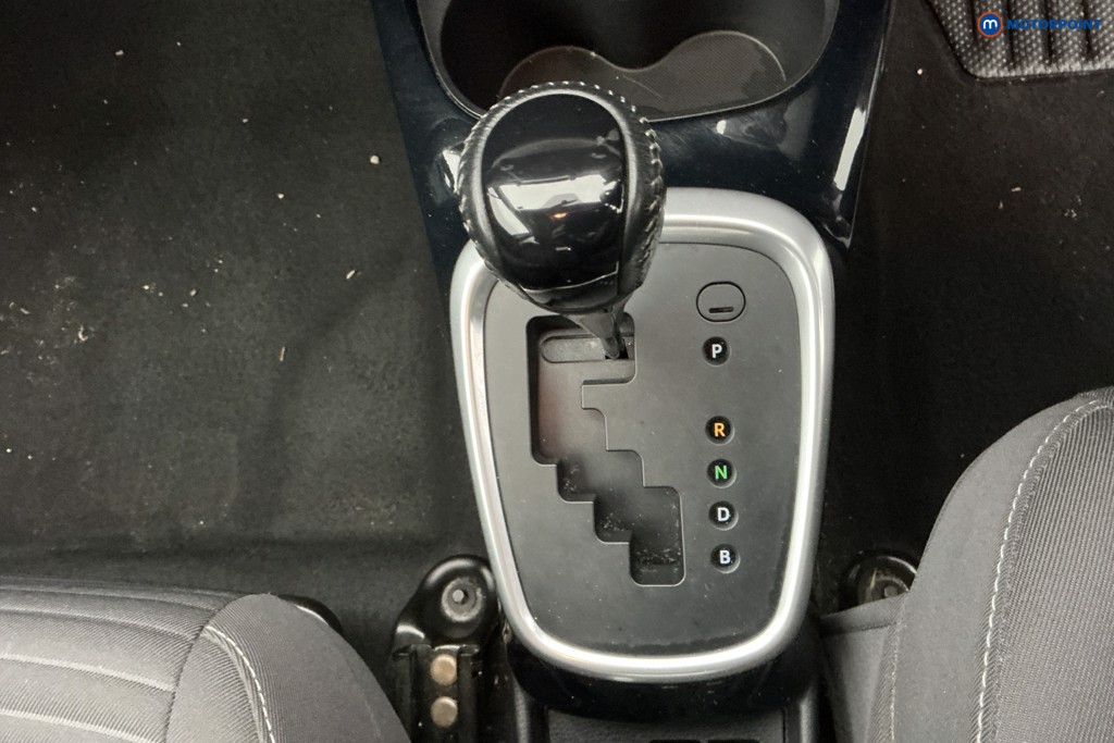 Used Toyota Yaris 2017 for sale - 77171190: Photo 28