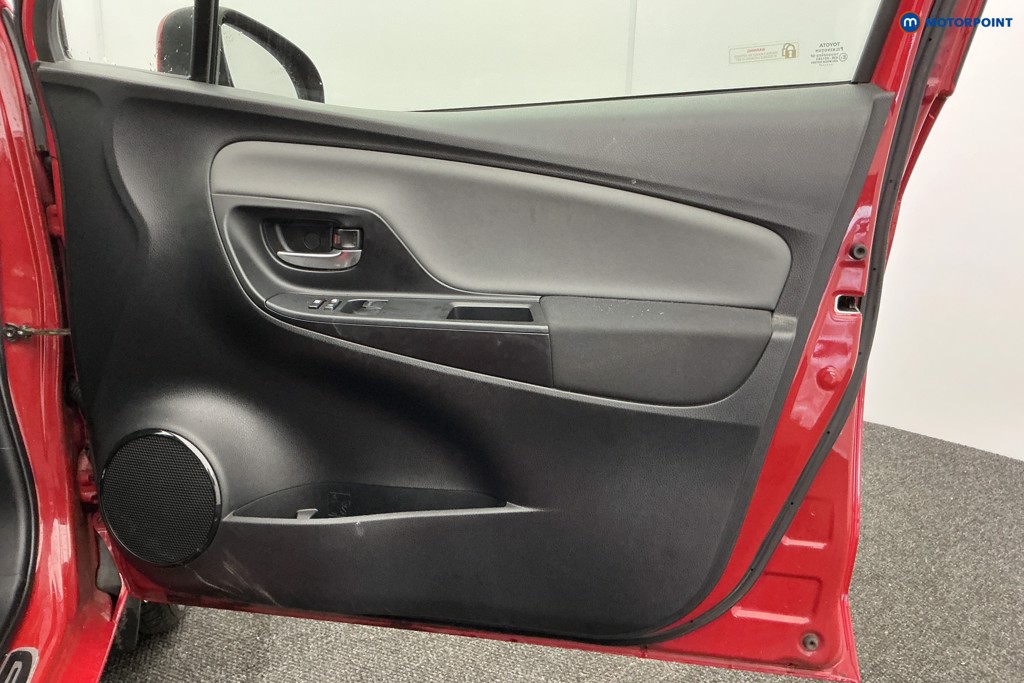 Used Toyota Yaris 2017 for sale - 77171190: Photo 35