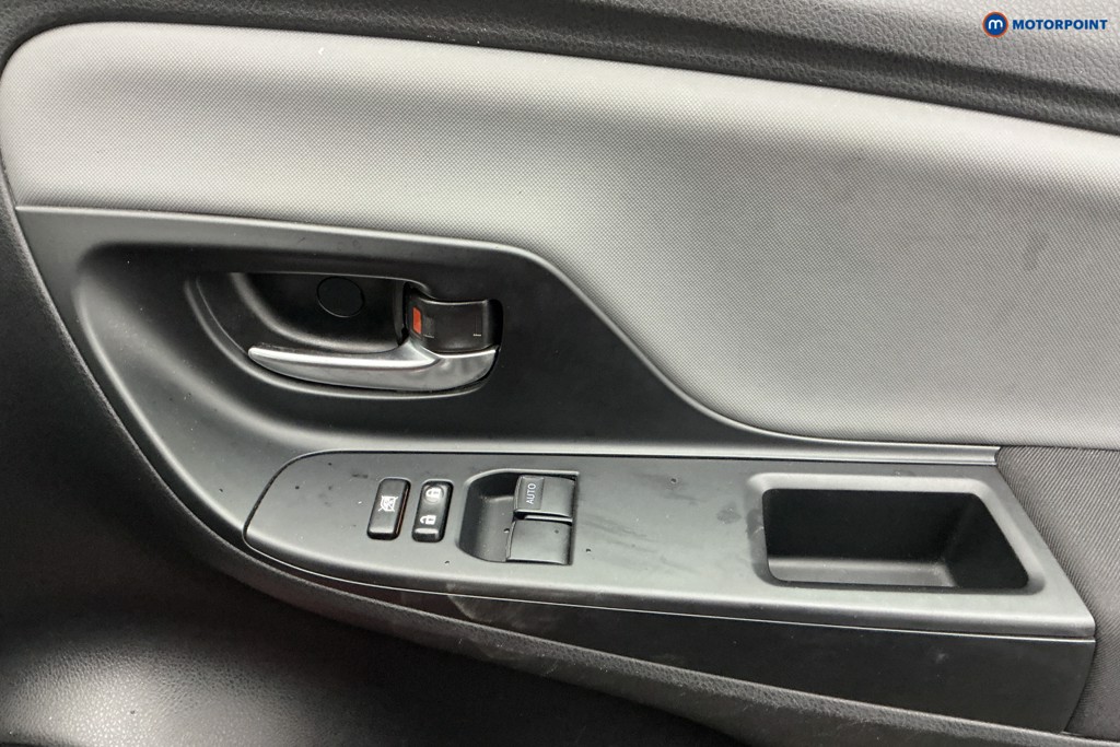 Used Toyota Yaris 2017 for sale - 77171190: Photo 36