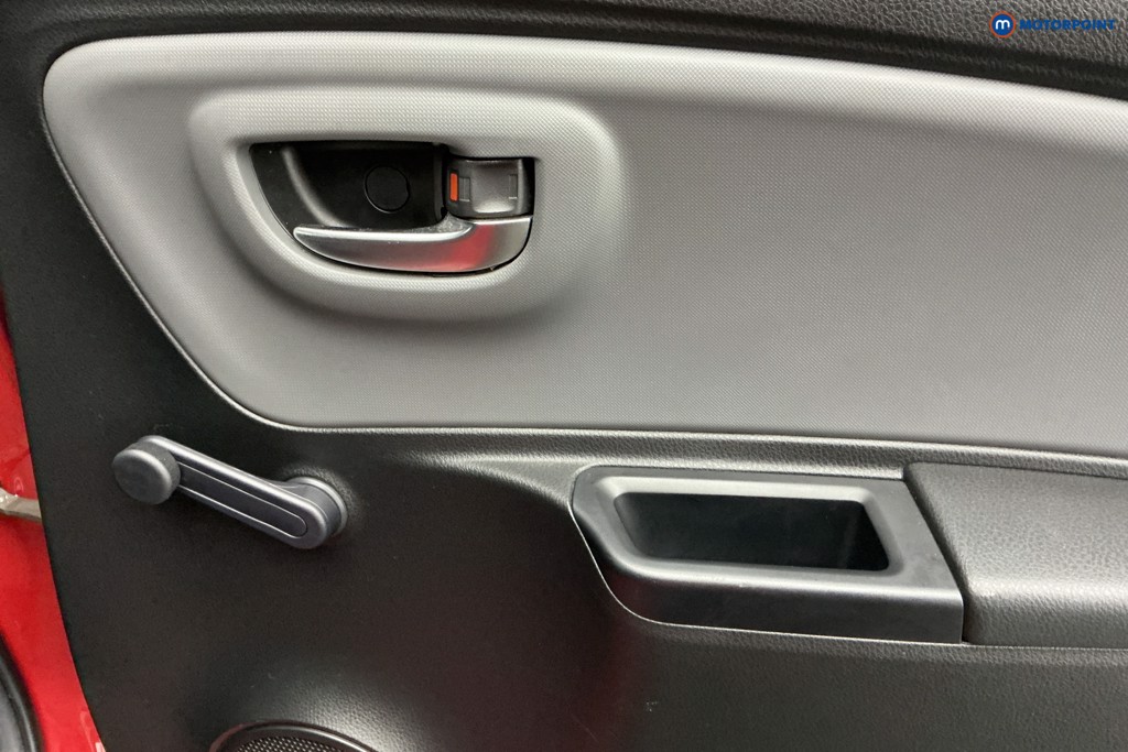 Used Toyota Yaris 2017 for sale - 77171190: Photo 38