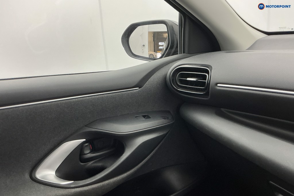 Used Toyota Yaris 2021 for sale - 76344950: Photo 26
