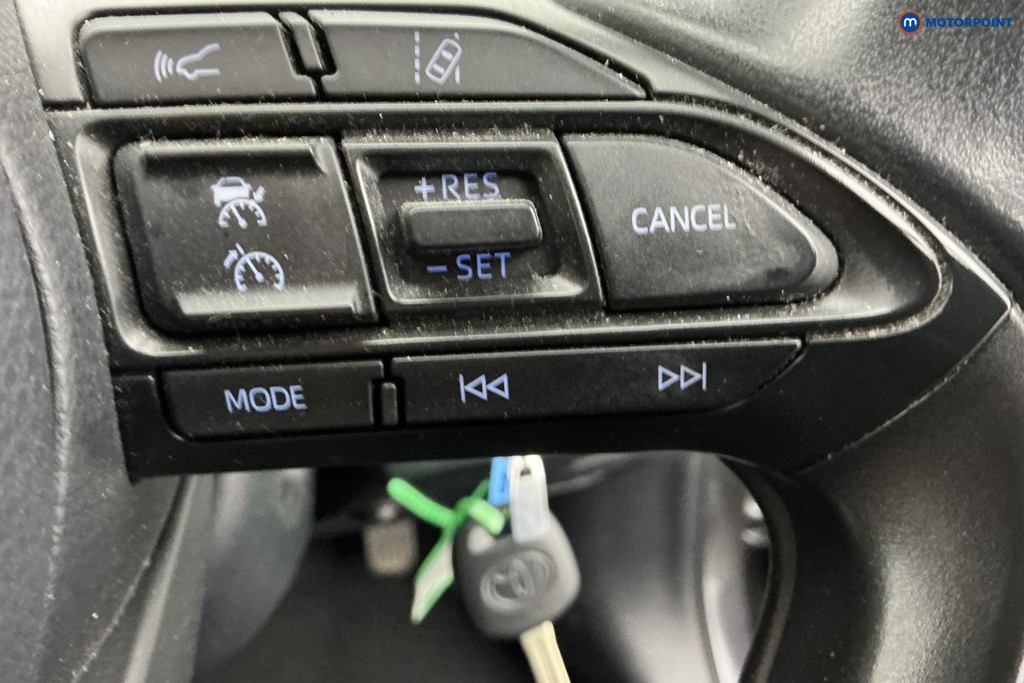 Used Toyota Yaris 2021 for sale - 76344950: Photo 28