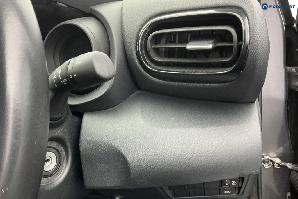 Used Toyota Yaris 2021 for sale - 76344950: Photo 29