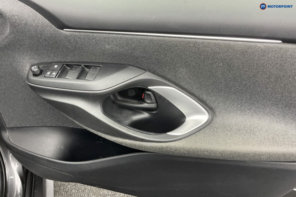 Used Toyota Yaris 2021 for sale - 76344950: Photo 30