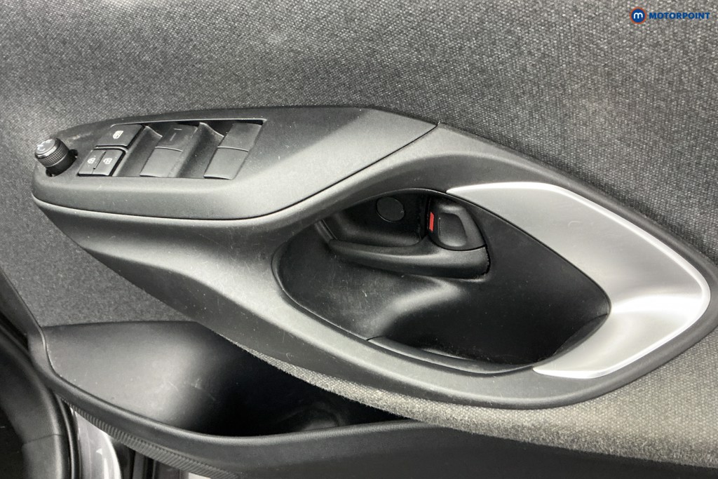 Used Toyota Yaris 2021 for sale - 76344950: Photo 31