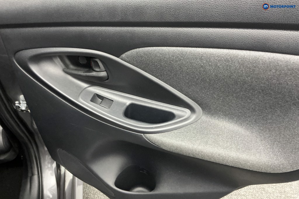 Used Toyota Yaris 2021 for sale - 76344950: Photo 32