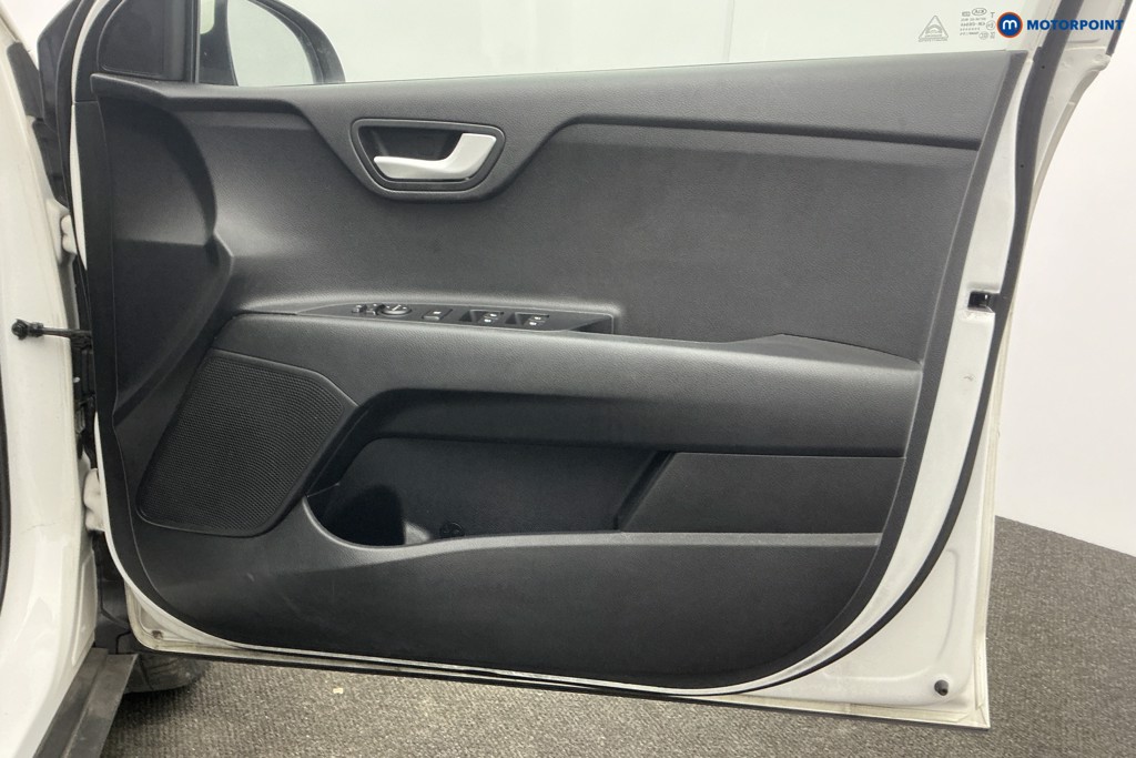 Used Kia Stonic 2021 for sale - 77741180: Photo 32