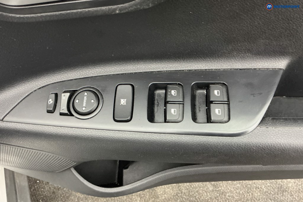 Used Kia Stonic 2021 for sale - 77741180: Photo 33