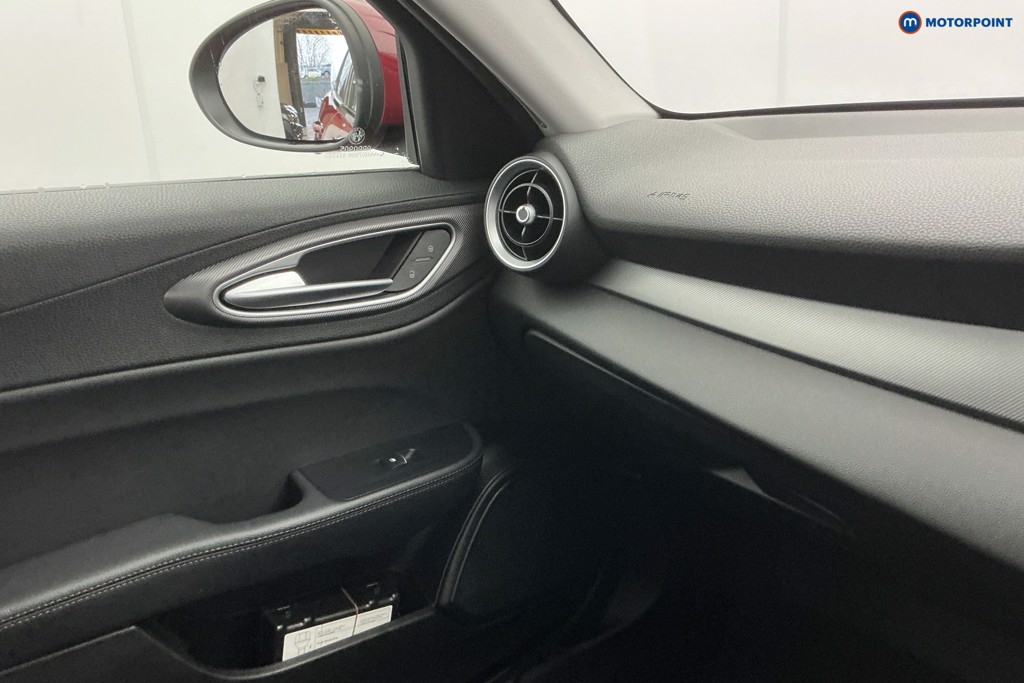 Used Alfa Romeo Giulia 2018 for sale - 77199139: Photo 32