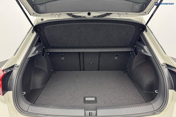 Used Volkswagen T-Roc 2024 for sale - 76117859: Photo 18